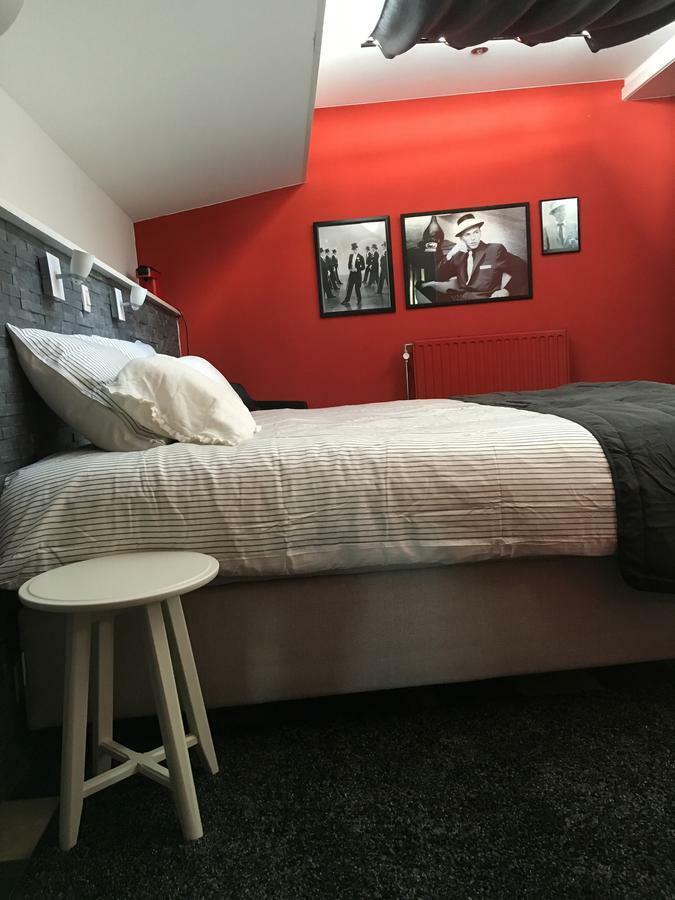 ניופורט B&B Le Grand Cabaret מראה חיצוני תמונה