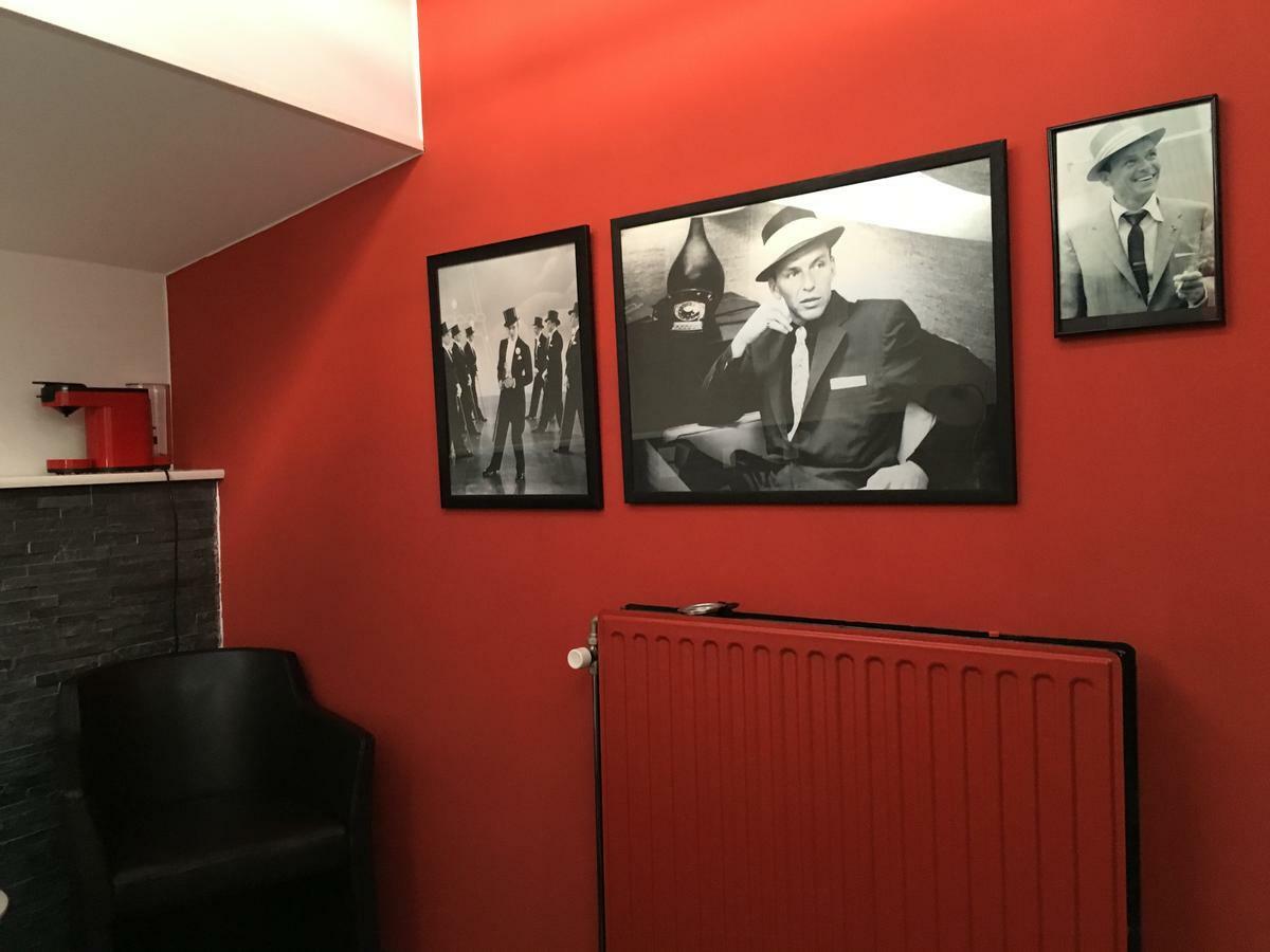 ניופורט B&B Le Grand Cabaret מראה חיצוני תמונה