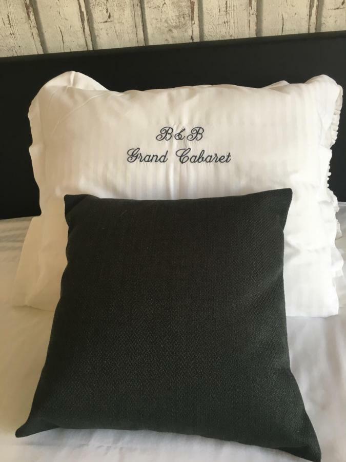 ניופורט B&B Le Grand Cabaret מראה חיצוני תמונה